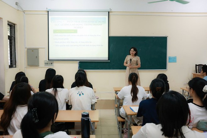 Để thầy cô hài lòng trong mô hình trường học hạnh phúc