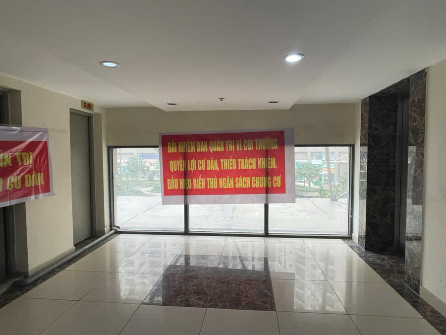 Cư dân tòa nhà chung cư HH2D&E Khu đô thị mới Dương Nội đề nghị bãi nhiệm BQT vì họ cho rằng BQT coi thường, thiếu tôn trọng và thiếu minh bạch tài chính trong hoạt động. z6043487907004-e3beab7a9ffb39fc038a3aa4a596cdd8.jpg