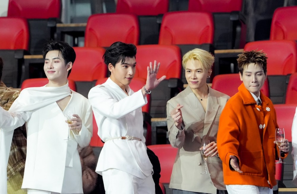 HIEUTHUHAI và Anh Tú Atus chiếm sóng sau concert. Ảnh: Nhà sản xuất