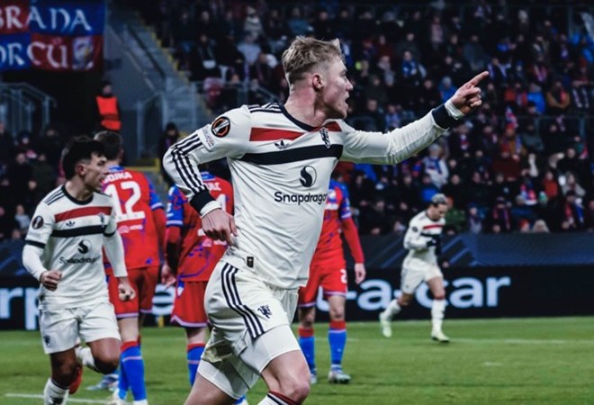 Man United lọt top 7 tại Europa League