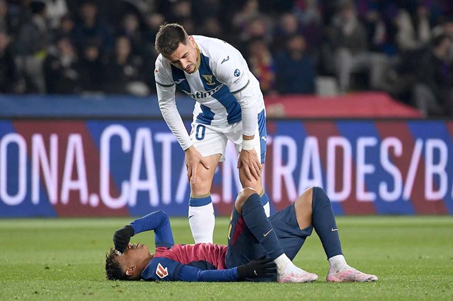 Lamine Yamal dính chấn thương trong trận đấu gặp Leganes. Ảnh: AFP