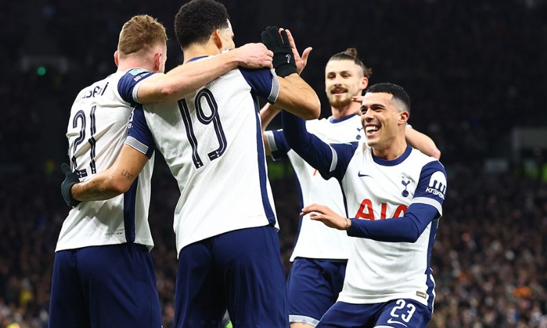 Tottenham nhanh chóng nới rộng cách biệt đầu hiệp 2. Ảnh: THFC