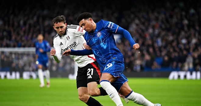 Chelsea thua ngược phút bù giờ trước Fulham trên sân nhà