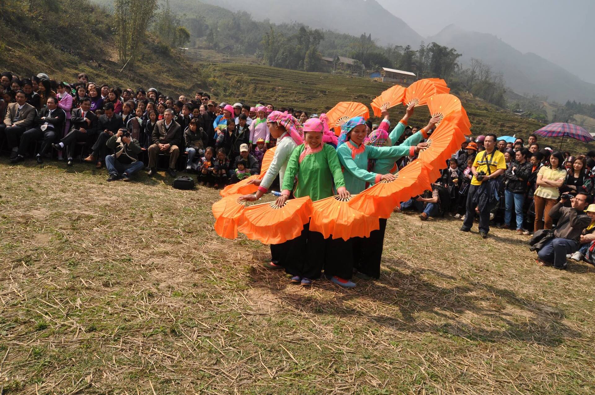 lao cai nhieu hoat dong van hoa the thao phuc vu khach du lich choi xuan hinh 1