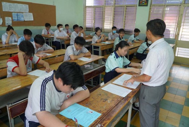 Học sinh TPHCM “đua nước rút” trước kỳ thi vào lớp 10