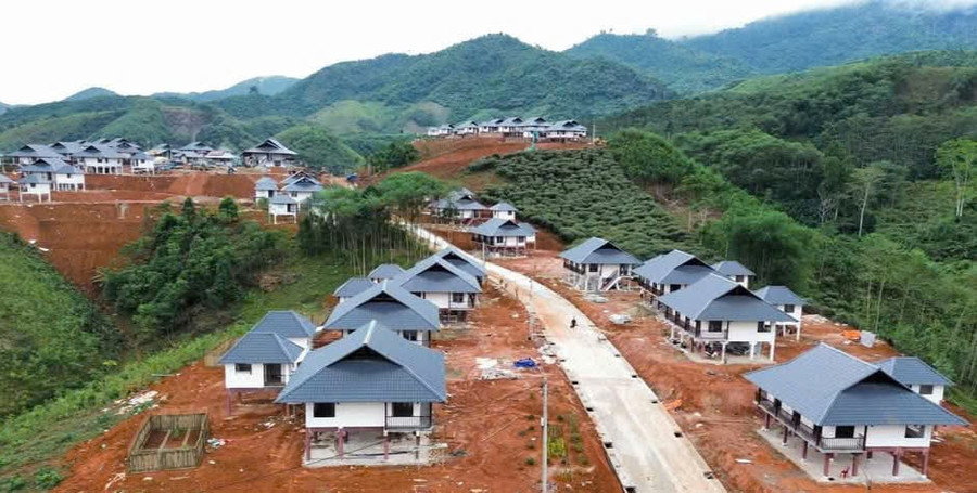 xuan-moi-tren-diem-truong-lang-nu-2.jpg