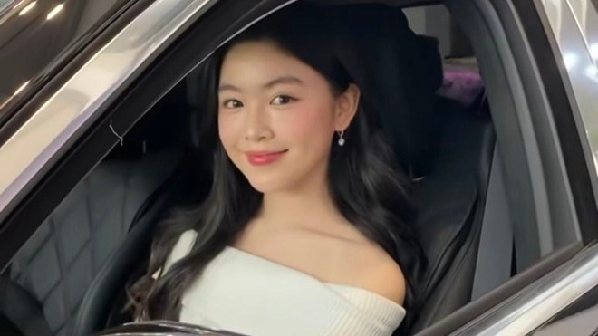Con gái Quyền Linh mua xe sang Maybach và tranh cãi có nên cho con dùng đồ hiệu
