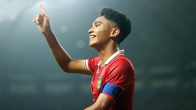 Ngôi sao tuyển Indonesia nghi ngờ HLV Patrick Kluivert