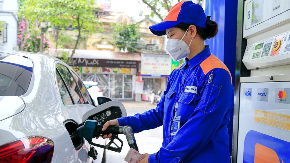 ngay mai gia xang co the giam sau keo dai chuoi gia thap hinh 1