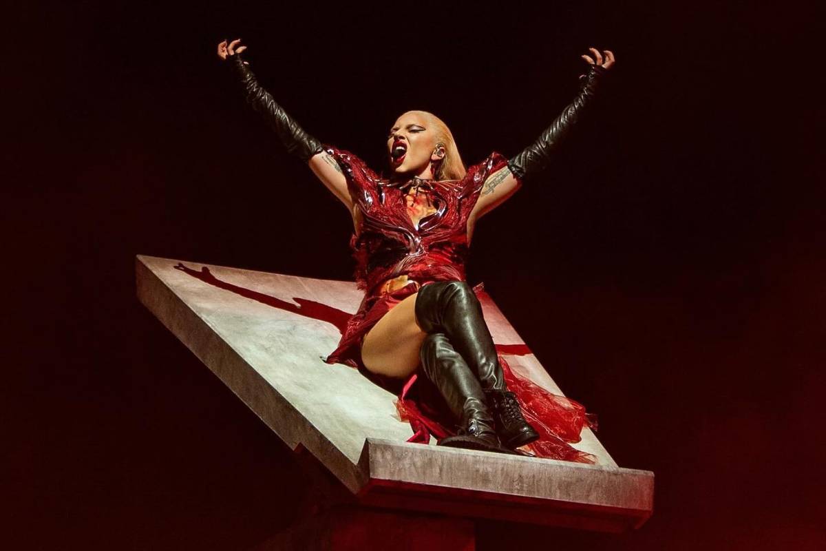 show dien cualady gaga giup singapore kiem hang ty do la hinh 1
