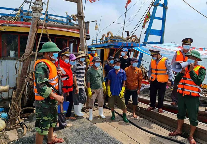 Giải pháp cấp bách chống khai thác hải sản bất hợp pháp
