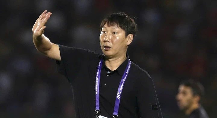 HLV Kim Sang Sik dẫn dắt tuyển