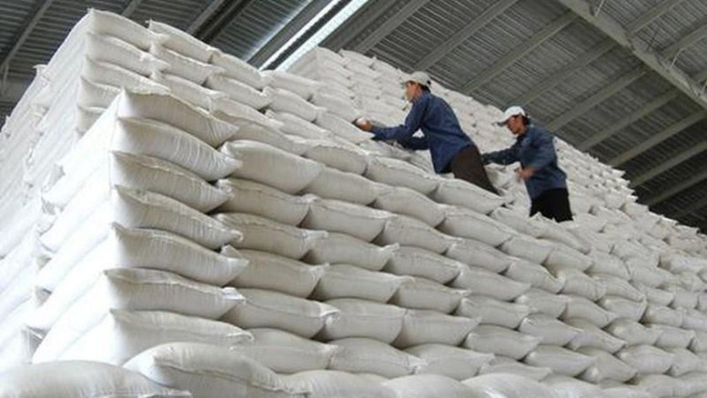 Các chi cục DTNN khu vực thực hiện theo phương thức bán đấu giá xuất, bán thóc, gạo theo quy định của Luật Đấu giá tài sản.