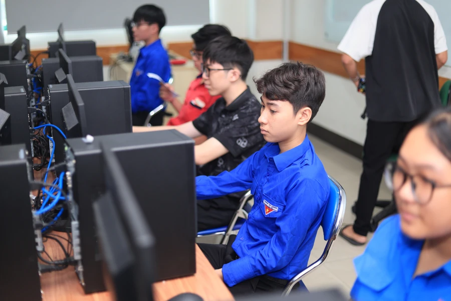 Trường Cao đẳng Nghề Hoa Sen luôn tạo ra môi trường học tập hiện đại.