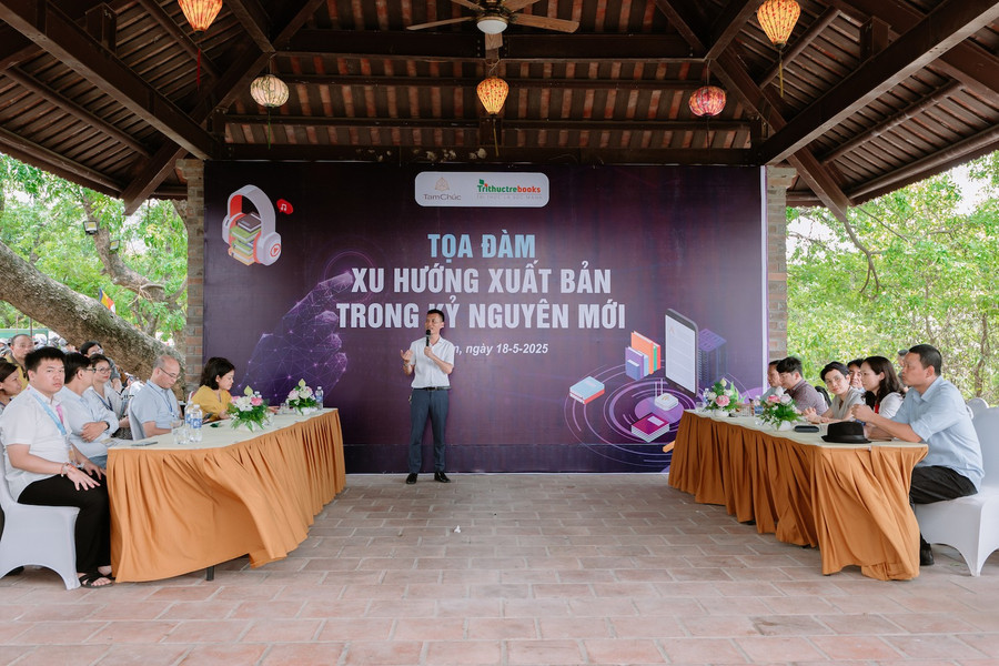 hoi-sach-tue-dang-3.jpg
