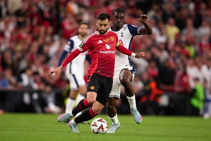 chum-anh-europa-league-tottenham-hotspur-v-manchester-united-uefa-europ-1747861008-389-width740height494.jpg