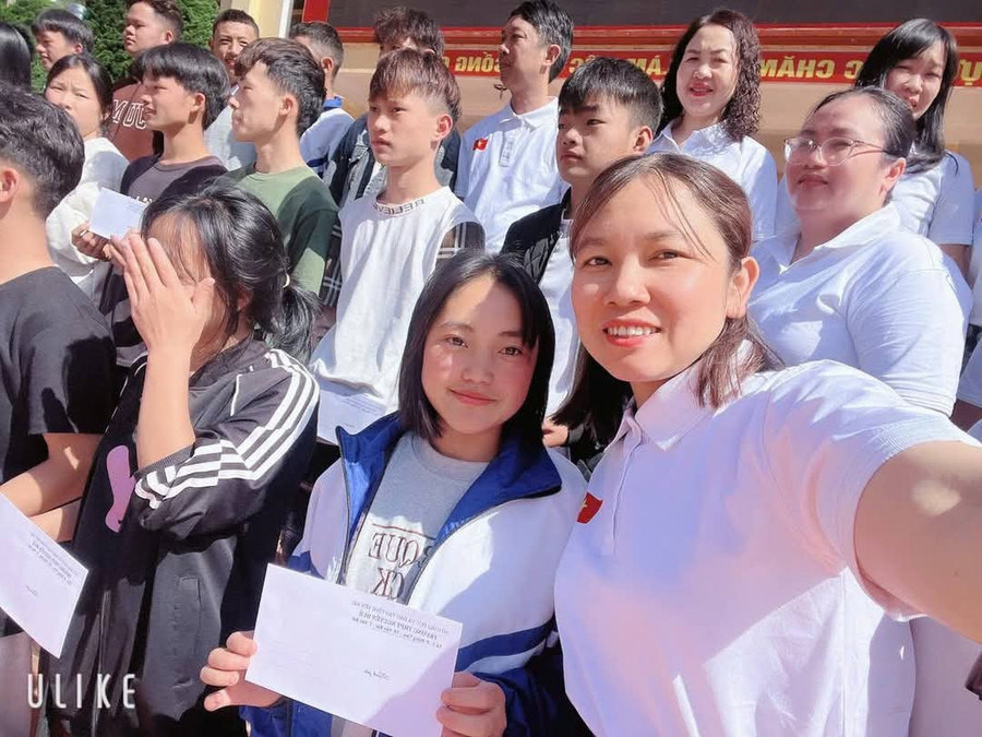 Thấu hiểu, sẻ chia với học sinh vùng khó khăn. 1000033432.jpg