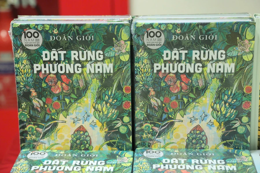 Sách Đất rừng phương Nam phiên bản kỷ niệm 100 năm ngày sinh nhà văn Đoàn Giỏi.