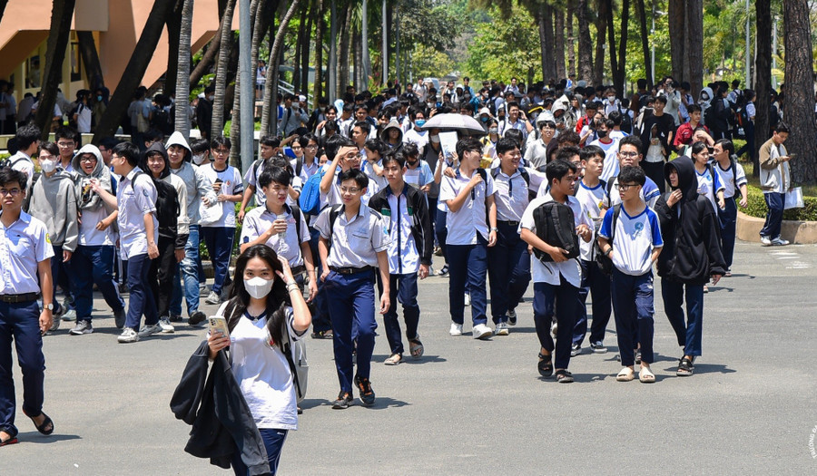 dung-de-thi-sinh-mo-kim-day-be-2.jpg