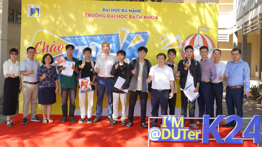ung-dung-ai-vao-truyen-thong-tuyen-sinh-1.jpg