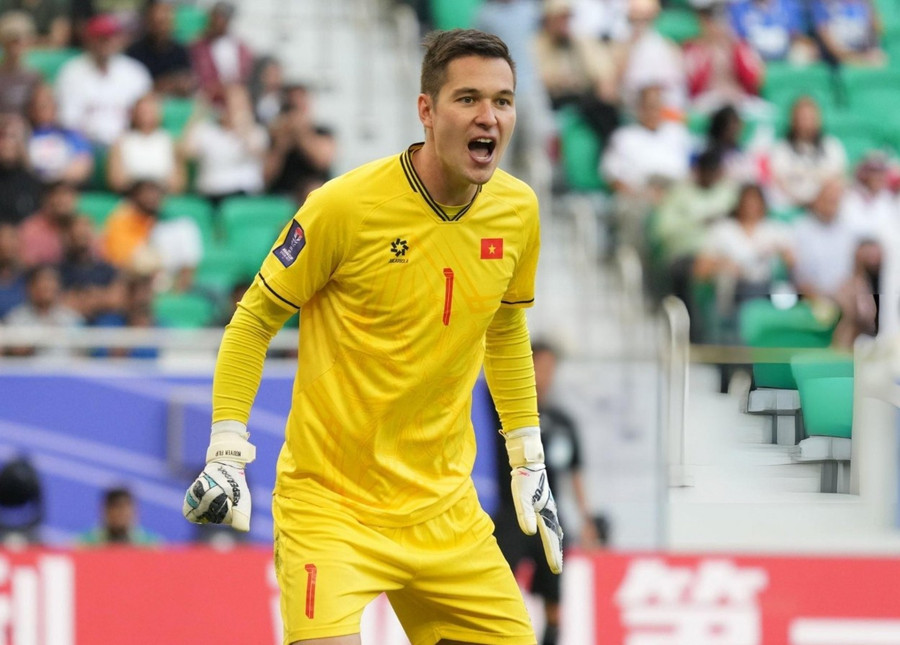 Nguyễn Filip về Việt Nam thi đấu để nhập tịch theo luật cũ. Ảnh: ITN. bong-da-viet-nam-nhap-tich-hay-khong-1.jpg