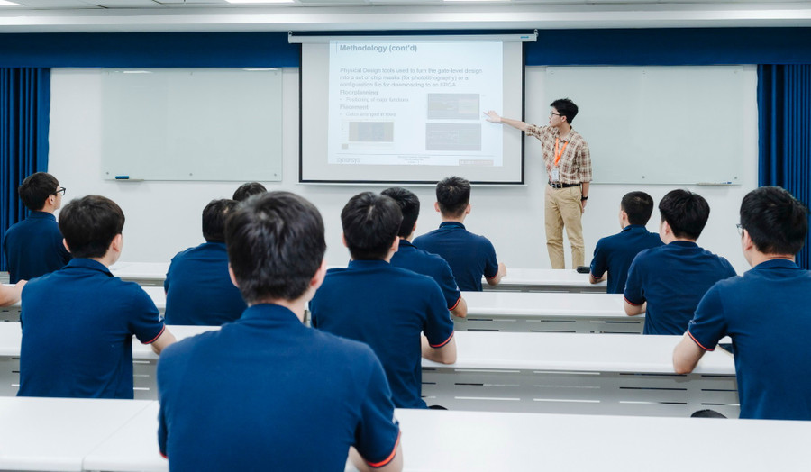 Một lớp học của Đại học Phenikaa (Hà Nội). Ảnh: NTCC go-diem-nghen-mo-hinh-dai-hoc-hai-cap-2.jpg