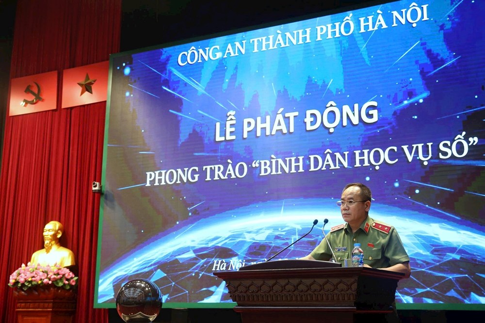 Trung tướng Nguyễn Thanh Tùng phát biểu tại buổi lễ. Ảnh: CATP