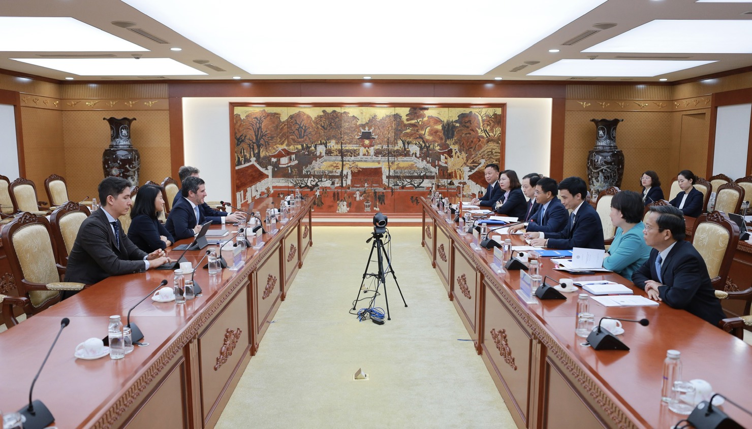 Toàn cảnh buổi làm việc. 
