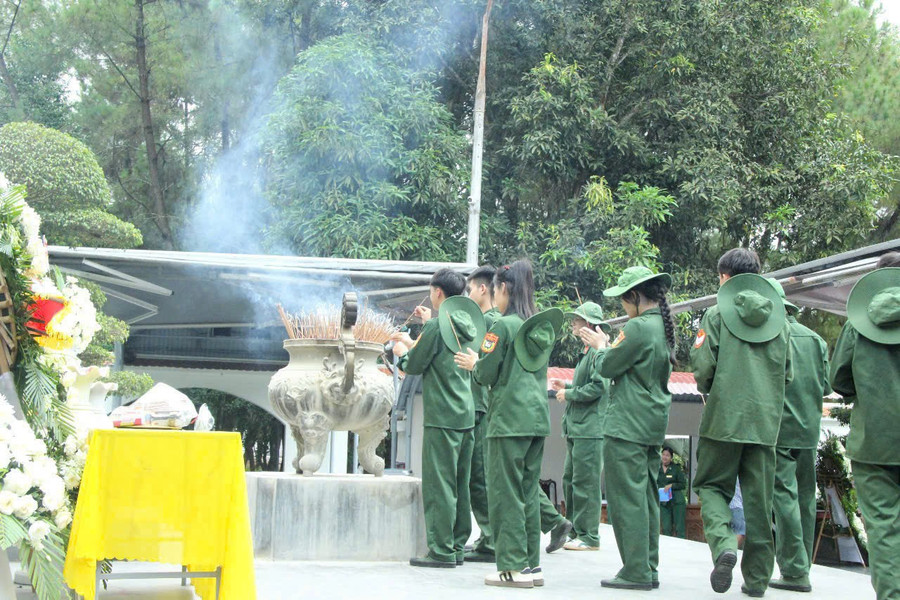 Ngã ba Đồng Lộc - "lớp học" trực quan giáo dục truyền thống yêu nước, tự hào dân tộc cho thế hệ trẻ. z6802141922173-6f67277e905395636e7dea1f03ccbbc2.jpg