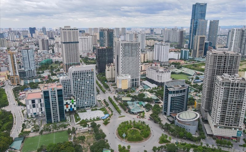 Chuyên gia cho rằng, việc áp thuế chuyển nhượng bất động sản cần có lộ trình hợp lý và hệ thống dữ liệu minh bạch để phản ánh đúng thu nhập thực tế, hạn chế đầu cơ và bảo vệ sự ổn định của thị trường. Ảnh: Khương Duy