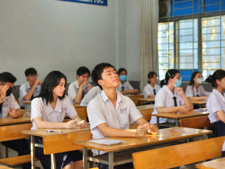 Chăm sóc sức khỏe tâm thần cho học sinh, đặc biệt trong các kỳ thi quan trọng, là vô cùng cần thiết. chuyen-doi-so-y-te-hoc-duong-cham-tre-la-tut-lai-2.jpg