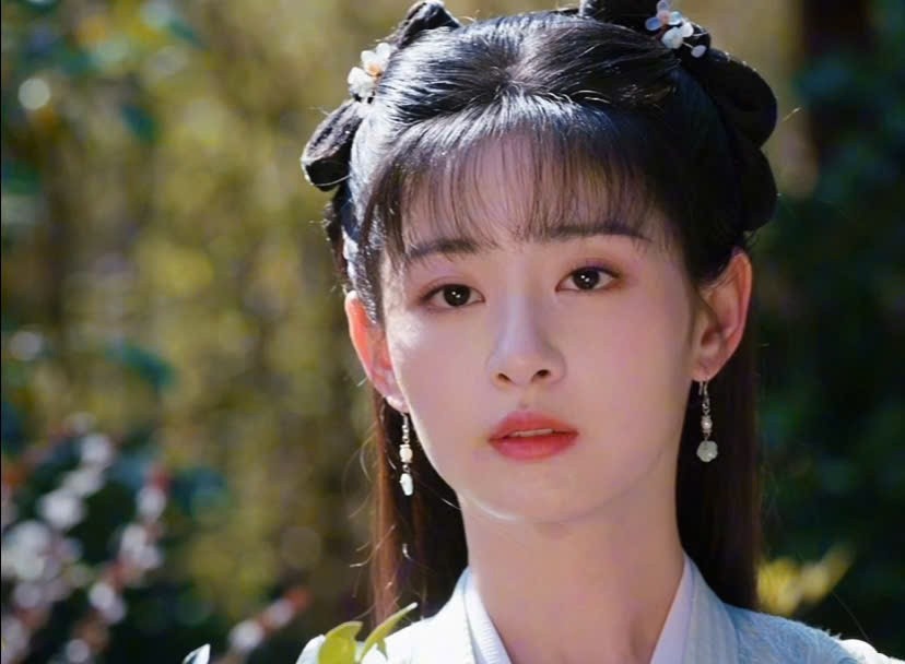 Triệu Tình đã nỗ lực giảm cân và rèn luyện diễn xuất để đóng “Phàm nhân tu tiên“. Ảnh: Nhà sản xuất phim