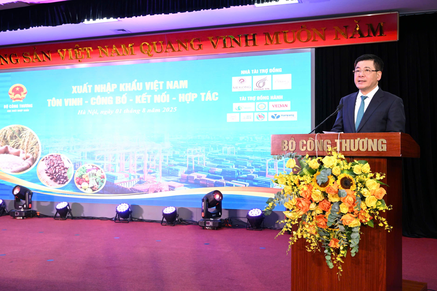 Bộ trưởng Bộ Công thương Nguyễn Hồng Diên phát biểu tại sự kiện.