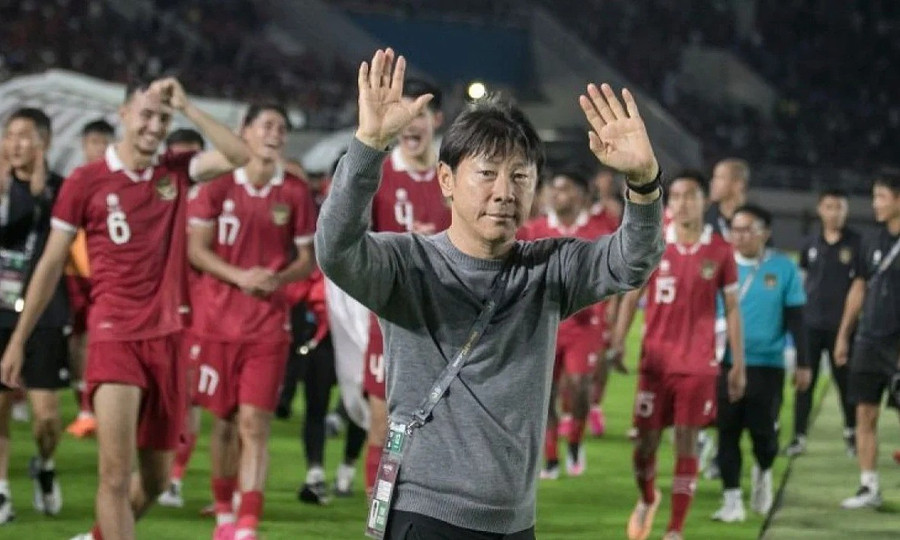 HLV Hàn Quốc Shin Tae-yong thời còn dẫn dắt tuyển Indonesia. shin.jpg