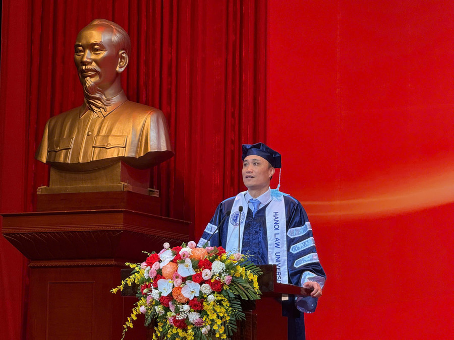 PGS.TS Tô Văn Hòa - Hiệu trưởng Trường ĐH Luật Hà Nội. hoa-1.jpg