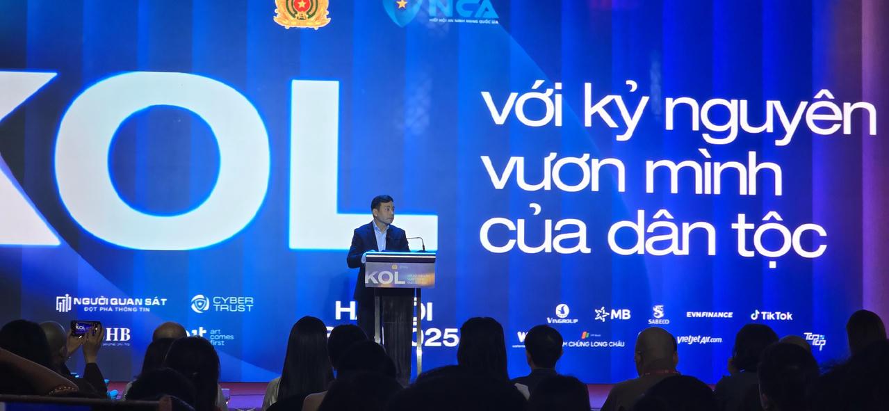 Thiếu tướng Lê Xuân Minh - Cục trưởng Cục A05 - phát biểu tại Hội nghị KOL toàn quốc. Ảnh: BTC cung cấp