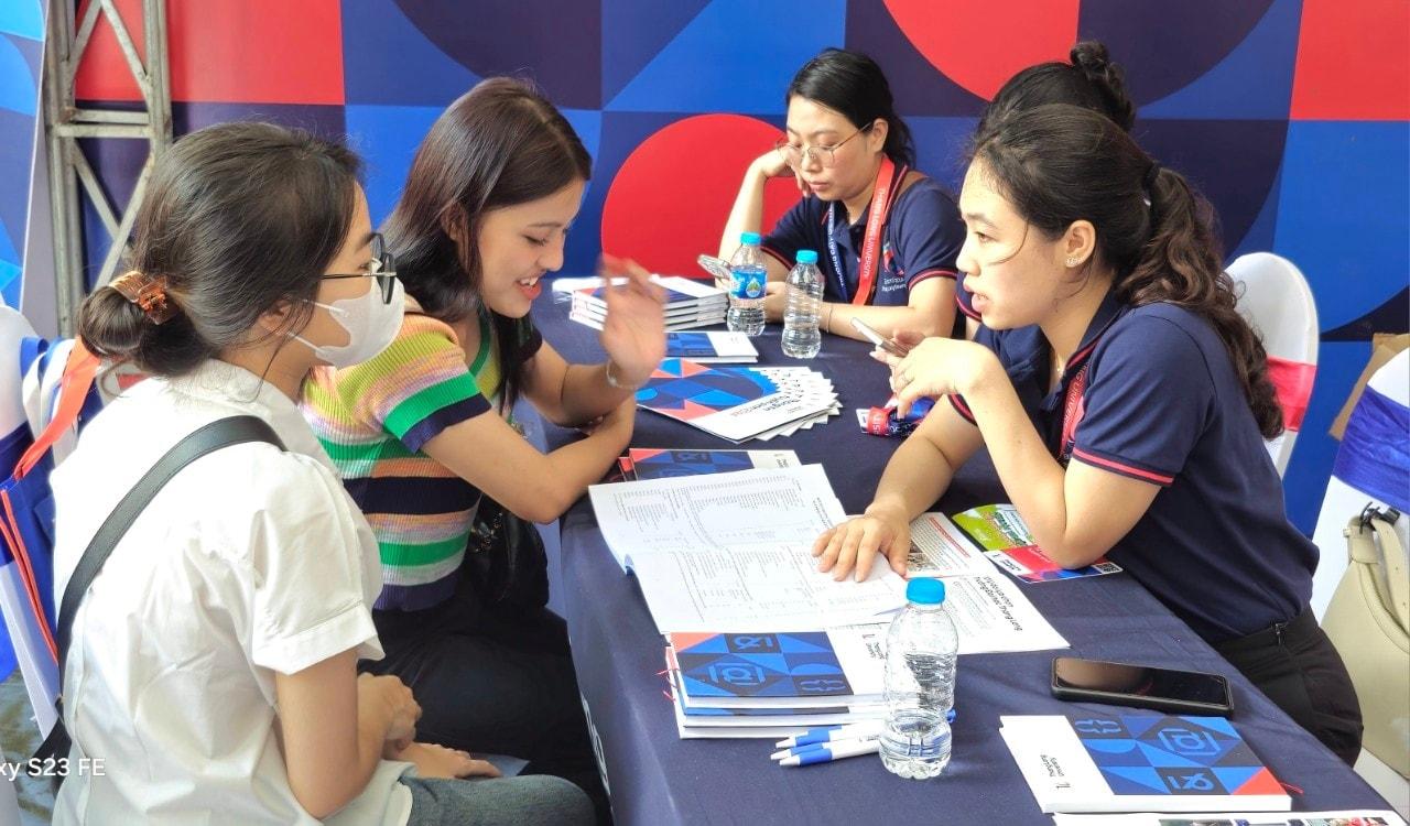 Thí sinh trúng tuyển đại học phải xác nhận nhập học trên hệ thống của Bộ GD, thời gian từ hôm nay (25-8) đến 17h ngày 30-8-2025. Ảnh: Lê Nguyễn