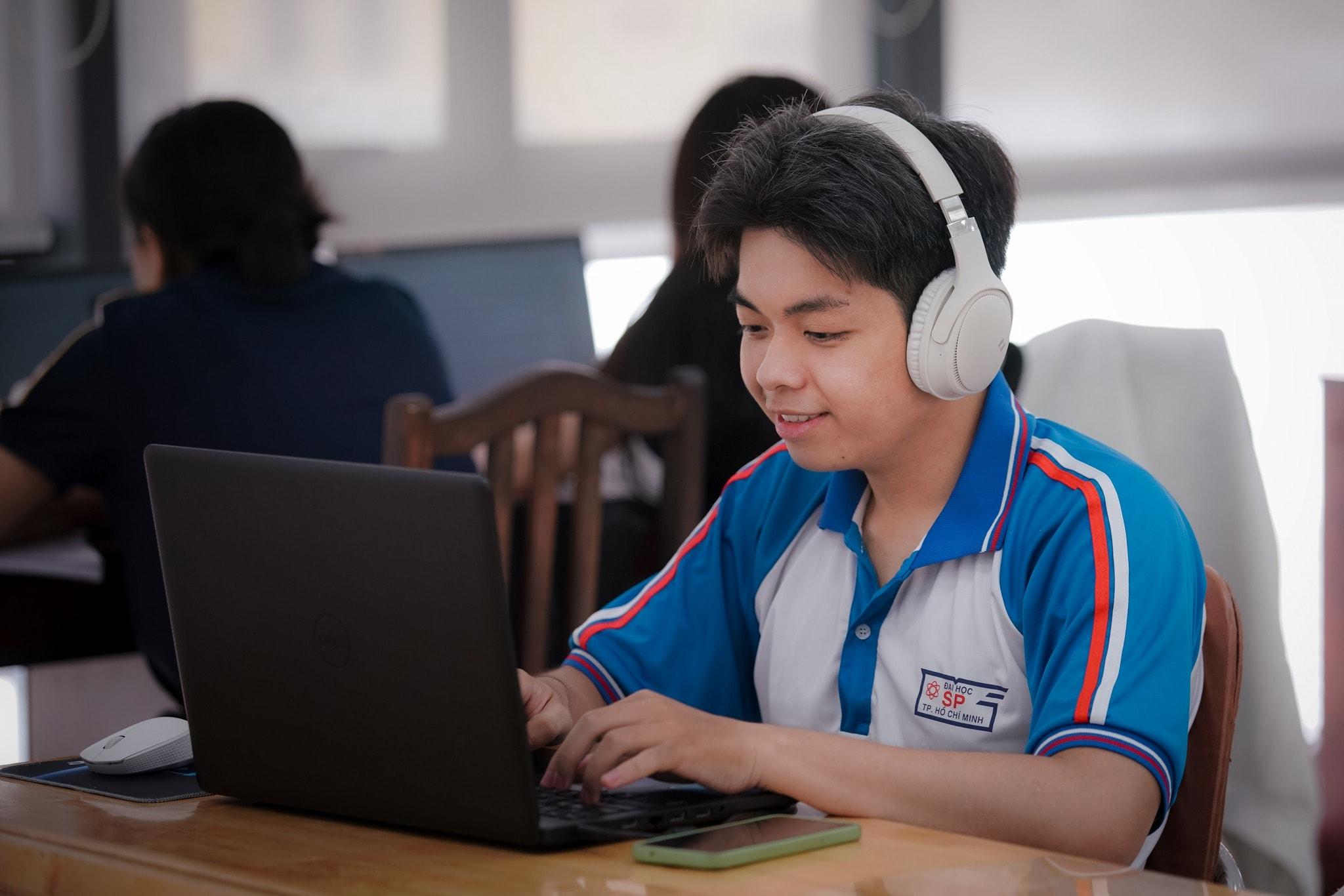 Đối với phương thức xét tuyển sử dụng kết quả thi đánh giá năng lực chuyên biệt kết hợp kết quả học tập THPT dao động từ 17 đến 21 điểm.