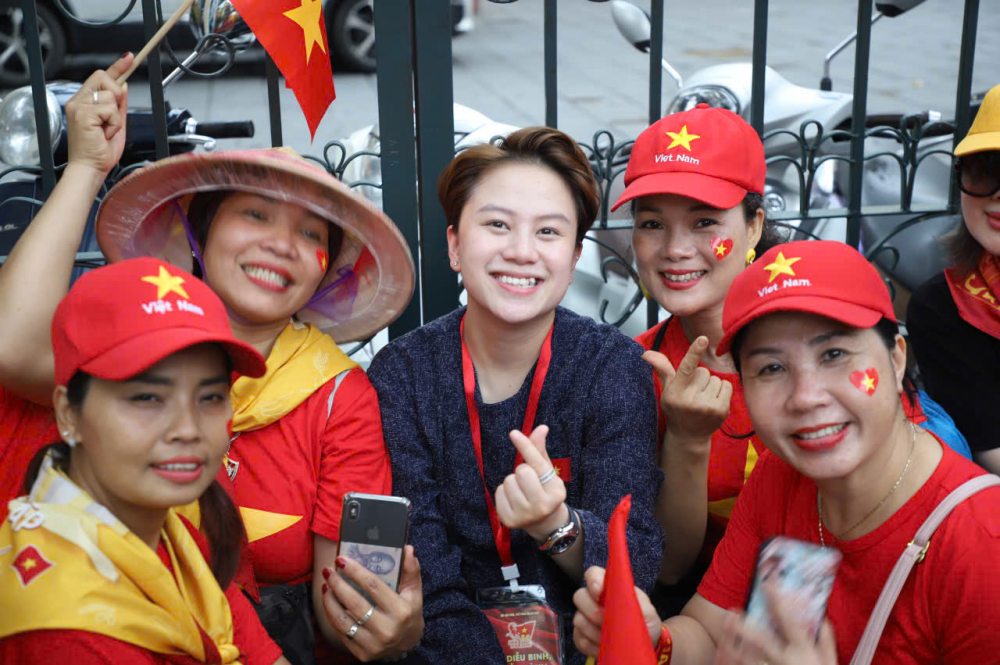 Diễn viên Bảo Hân giao lưu cùng khán giả. Ảnh: Lê Tuyến