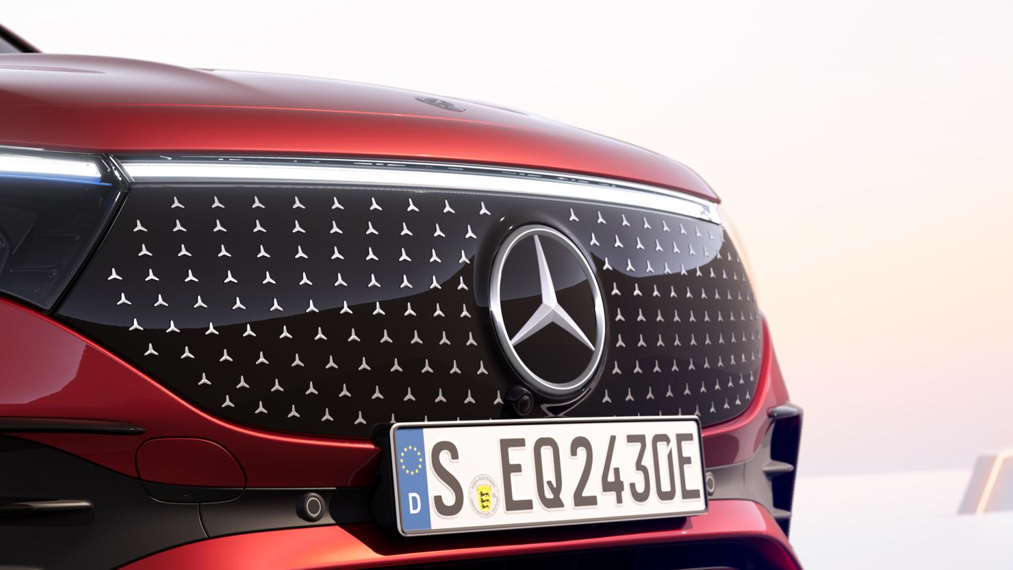 Danh mục sản phẩm xe thuần điện (BEV) của Mercedes-Benz hiện có 7 mẫu xe, gồm: Mercedes-Benz EQS450+, EQS5804MATIC, EQB250+FL, EQE5004MATIC, EQS 500 4MATIC, G580 EQ và Mercedes-Maybach EQS680SUV.