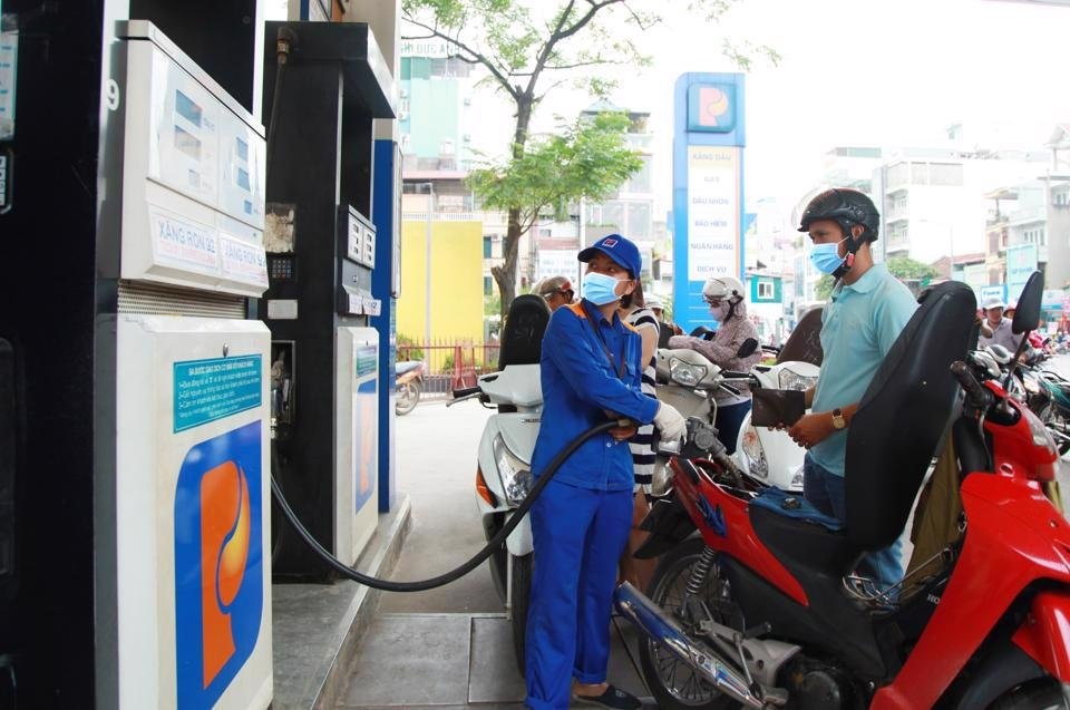 Giá xăng dầu hôm nay 30/8: Xăng dầu khép lại tuần tăng giá”