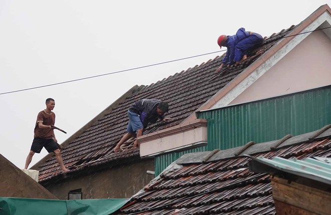 Dồn sức khắc phục hậu quả bão số 10 ở Hà Tĩnh