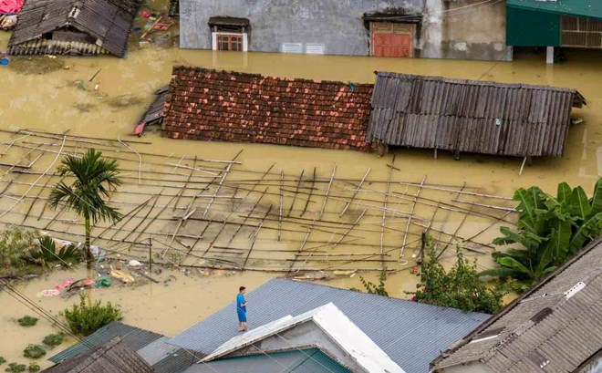 Nhiều nơi tại tỉnh Tuyên Quang đã bị chìm trong biển nước. Ảnh: Minh Phụng