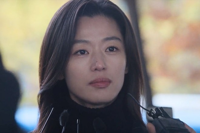 Biên kịch và đạo diễn "Giông tố" phản hồi về tranh cãi khiến Jun Ji Hyun bị tẩy chay