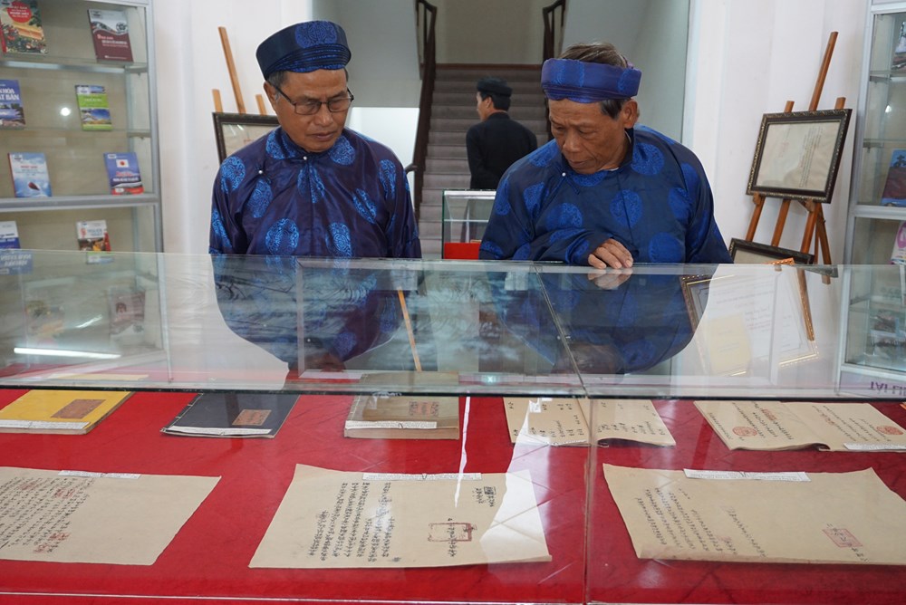 TP. Huế đẩy mạnh số hóa và phát huy giá trị tư liệu Hán - Nôm  - ảnh 3