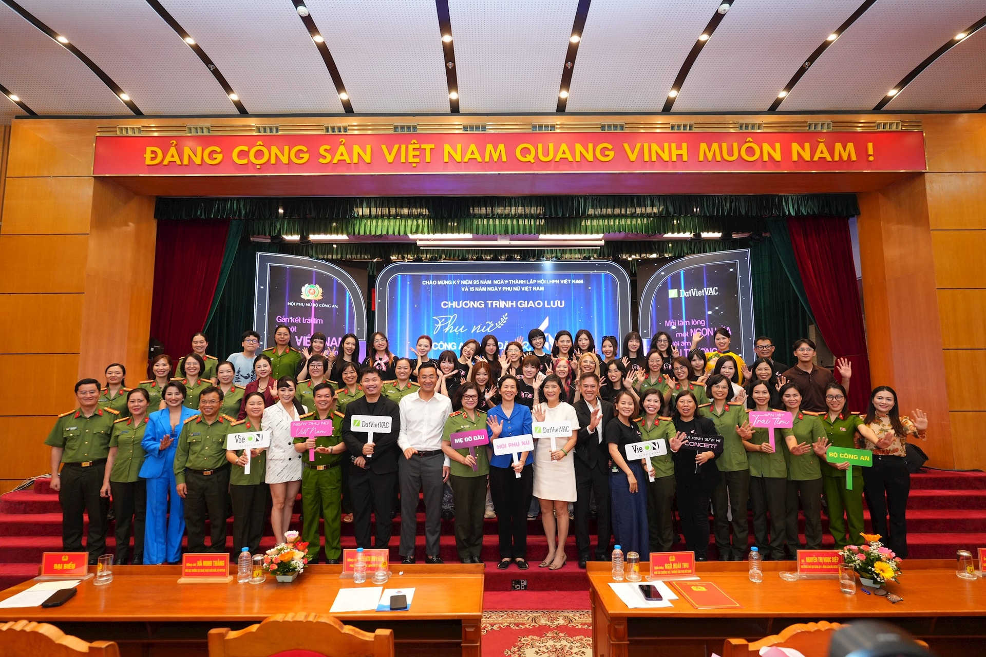 em-xinh-giao-luu-5.jpg