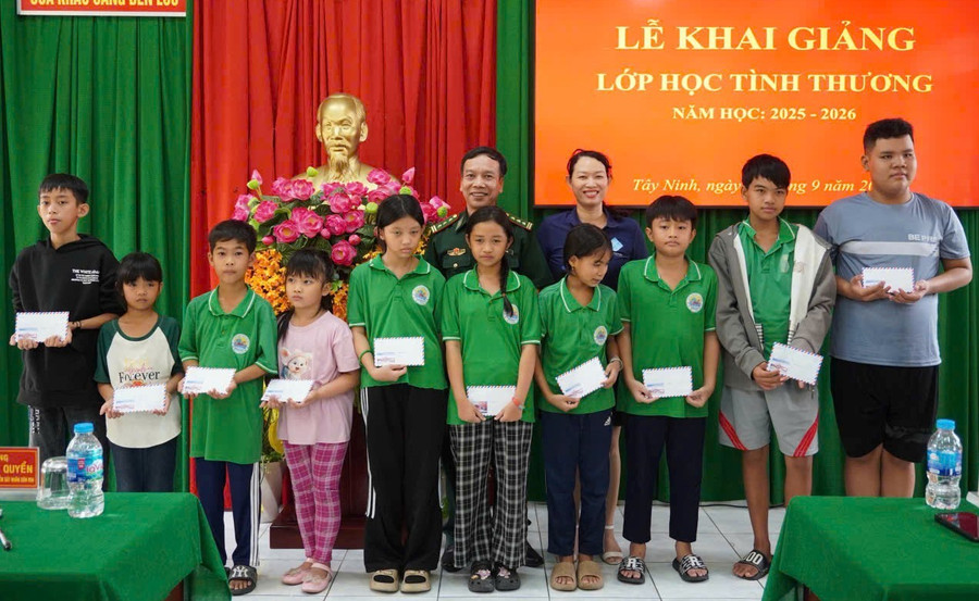 lop-hoc-tinh-thuong-2.jpg