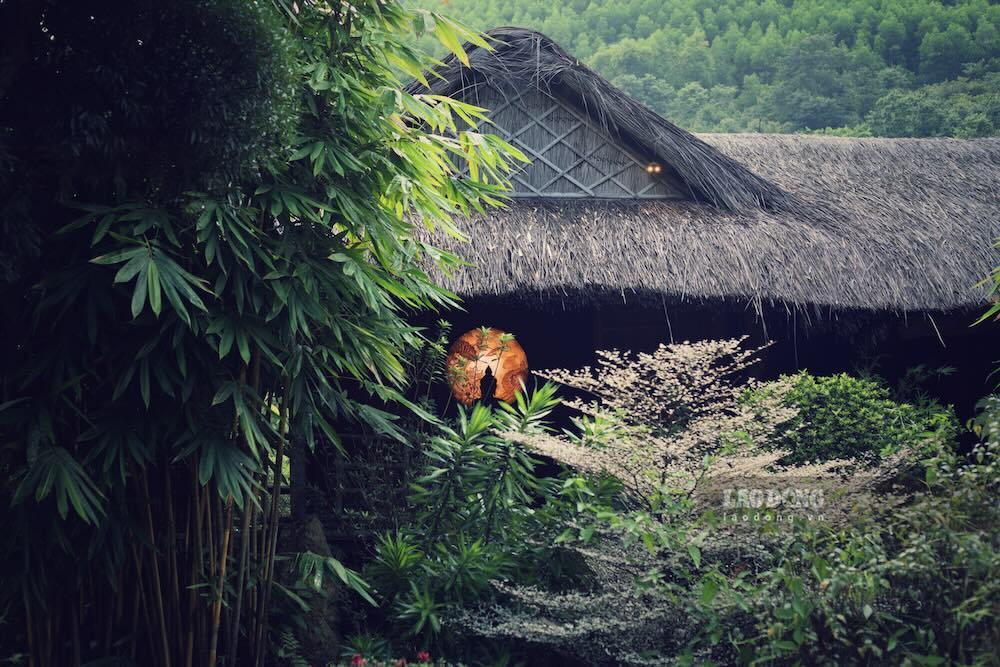 Diện tích lên đến 10.000m2, chùa Huyền Không Sơn Thượng được quy hoạch gồm 2 khu vực chính, Ngoại Viện và Nội Viện, với nhiều công trình kiến trúc lớn nhỏ.