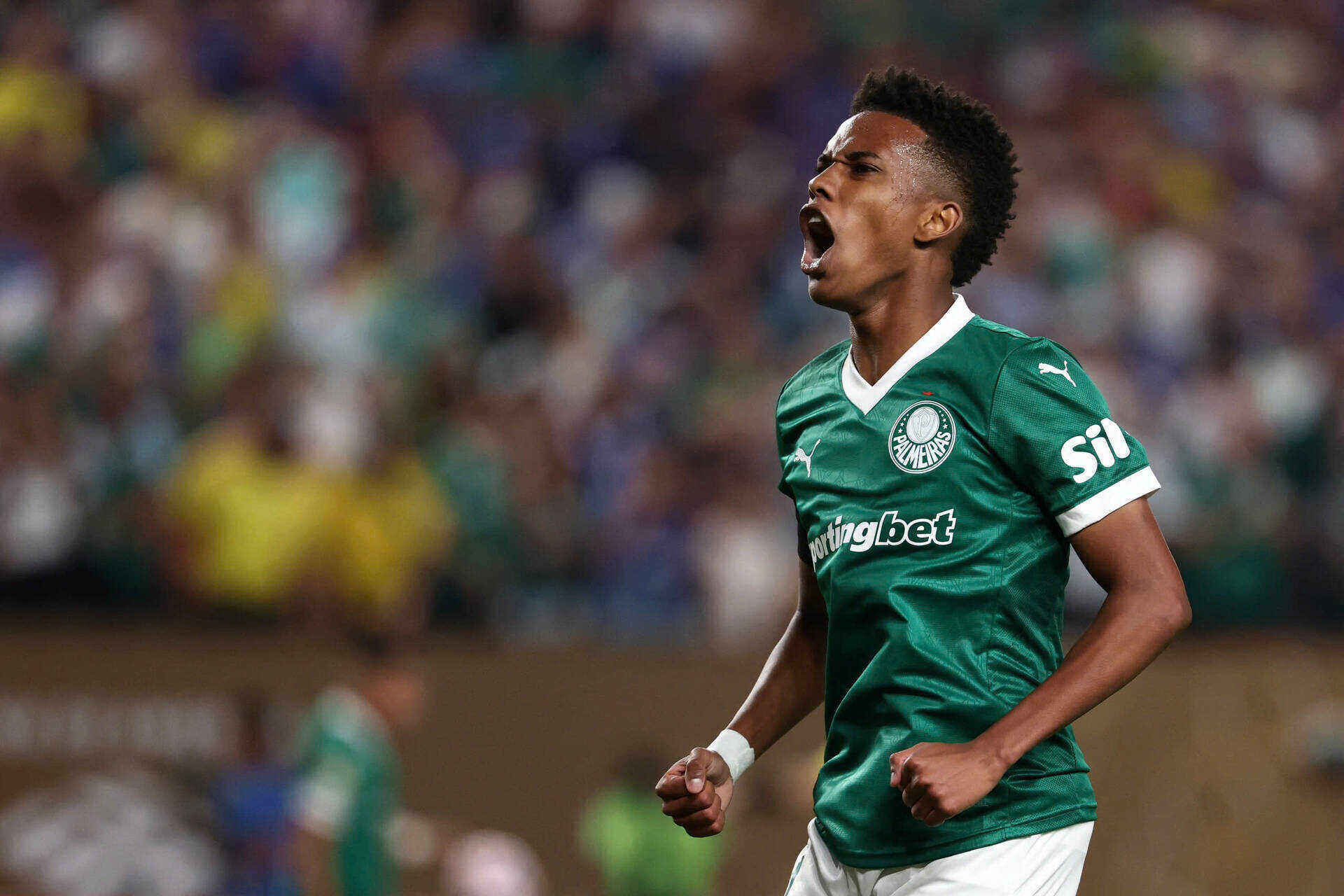 Estevao chuyển đến Chelsea từ Palmeiras. Ảnh: AFP