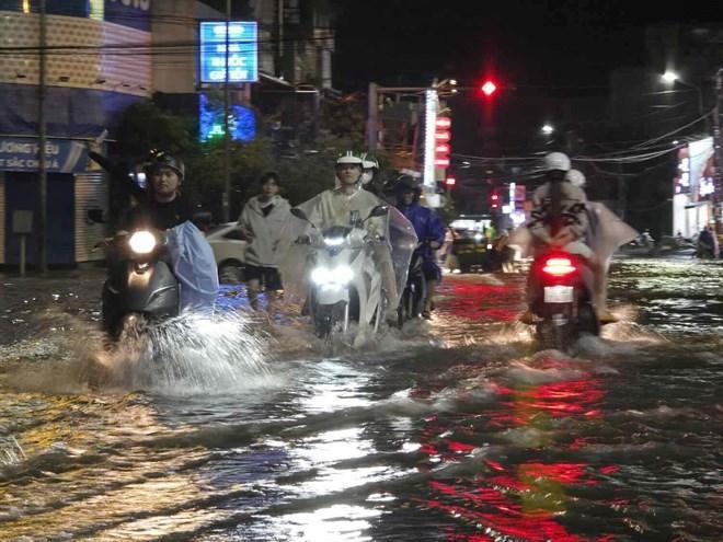 Huế ra thông báo khẩn do mưa lớn